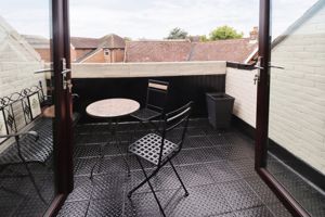 Osbornes Court- click for photo gallery